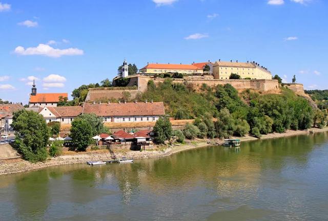 对中国真正免签的欧洲国家,人少景美物价怡人的宝藏国度!