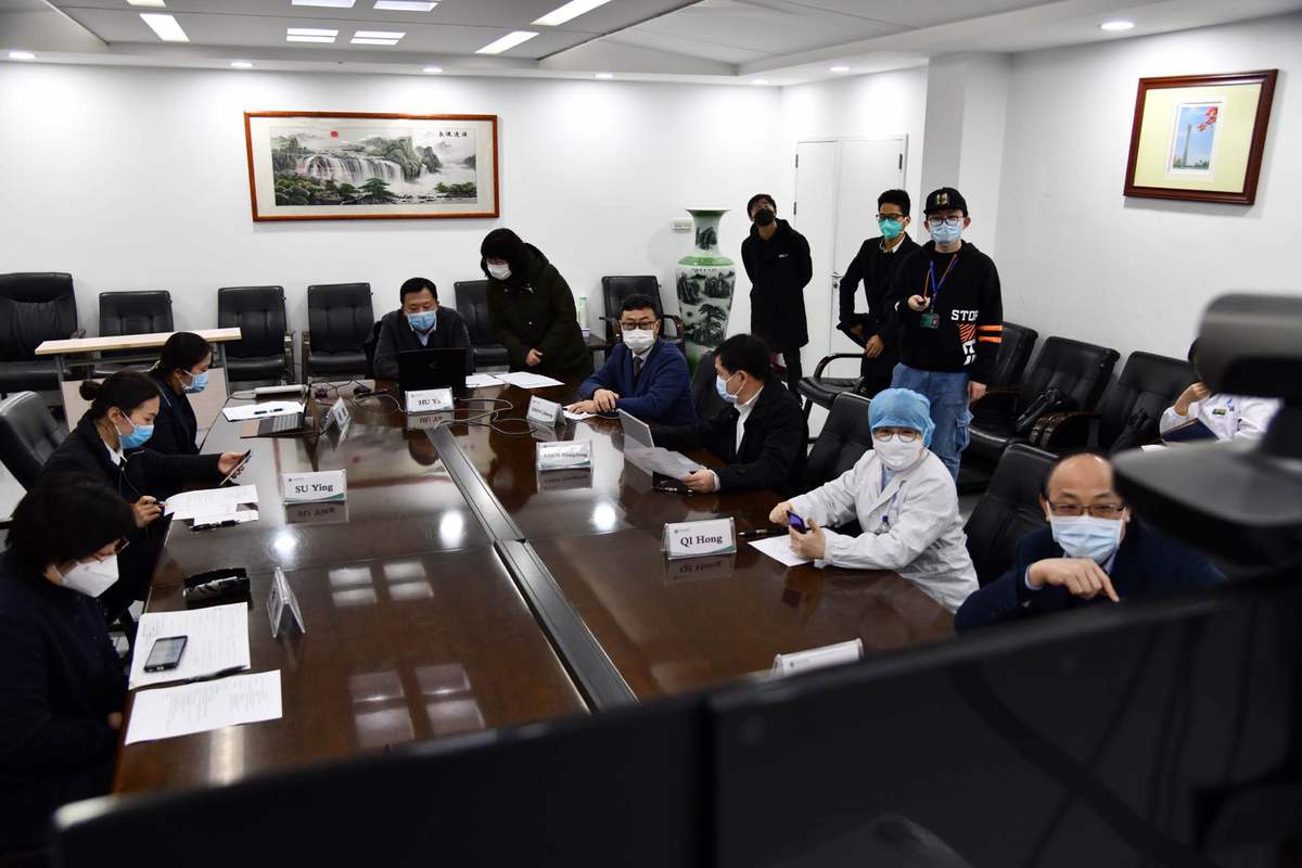 疫情告急美国医生向中国取经