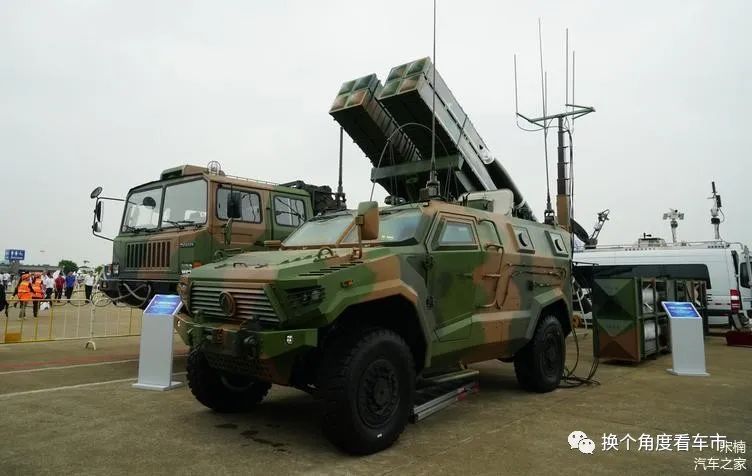 宋楠解读东风猛士甲型战术指挥通信车