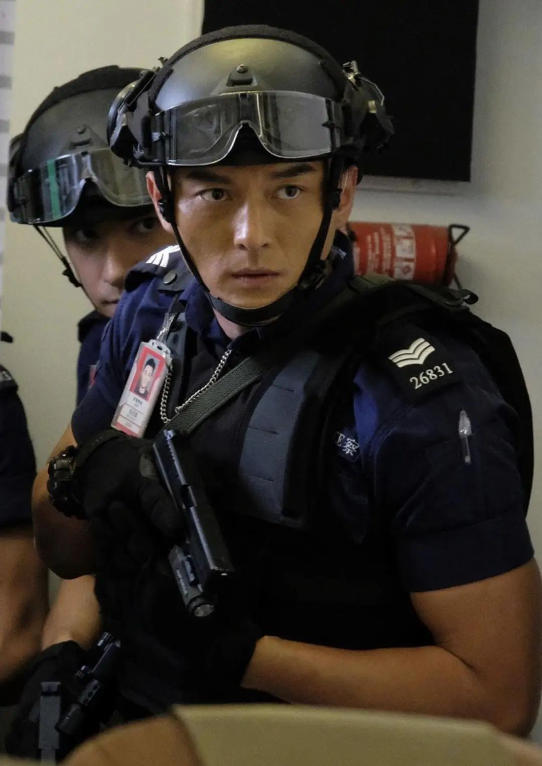 机场特警的日常工作为背景,在演员阵容上这次选了tvb两位当红的小花