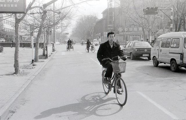 老照片二十年前潍坊的街道