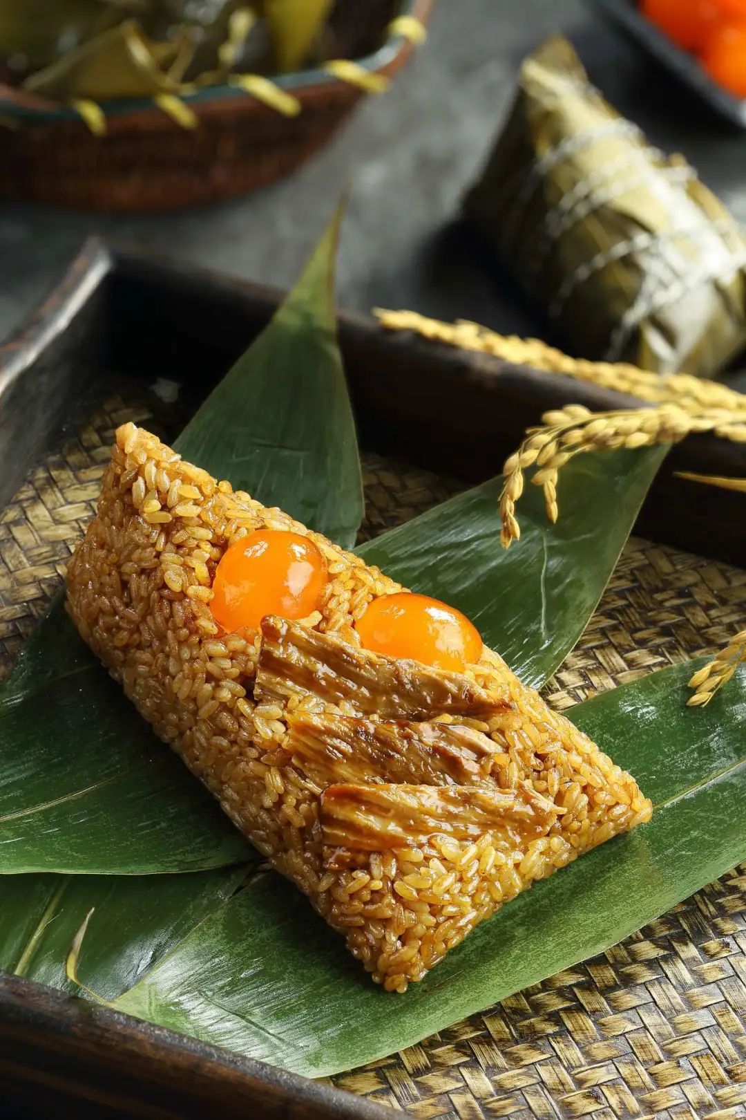 双蛋黄多肉龙舟粽