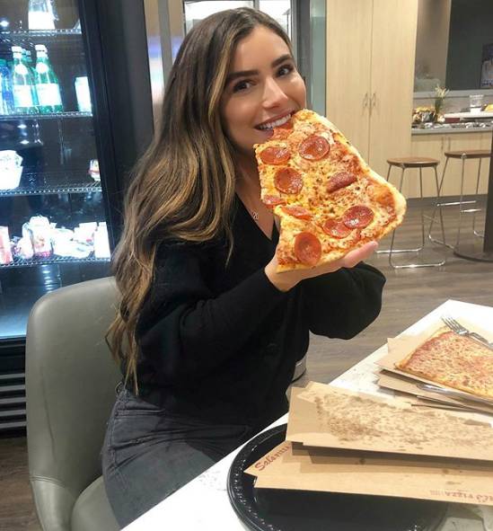 今日图集:海沃德娇美媳妇——罗宾-海沃德