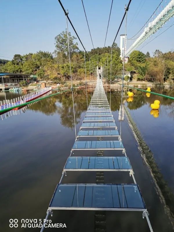 知道吗花果山生态园新建了一座超长玻璃桥还是9d的走去挑战一下