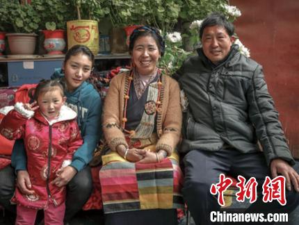 西藏民主改革纪实文学作品帕拉新语出版