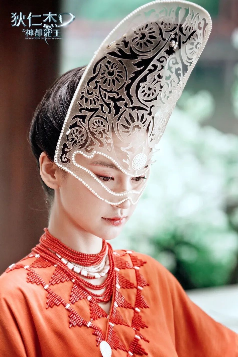 2013年,angelababy主演的3d古装动作片《狄仁杰之神都龙王》上映,她在