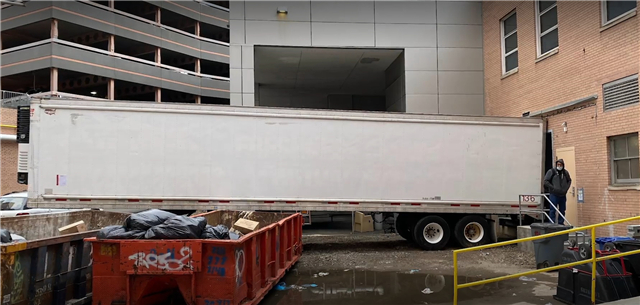 史密斯视频中拍摄到的装载尸体的冷藏车