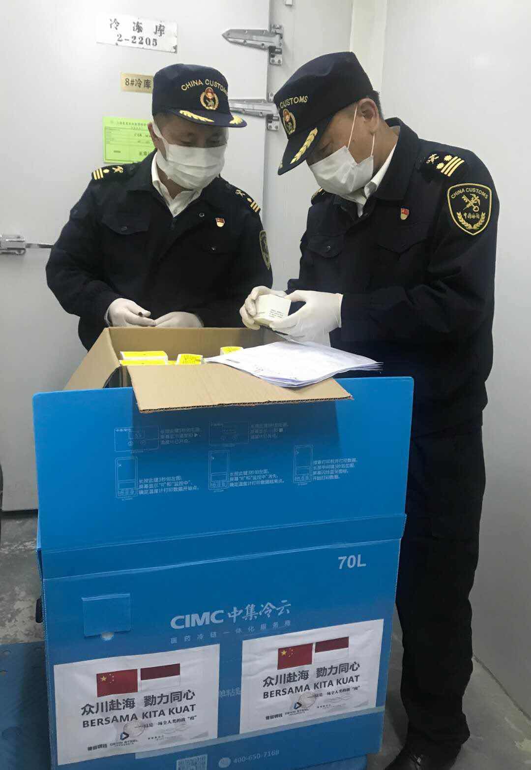 上海海关"一企一策"助力抗疫 上千批捐赠物资快速通关