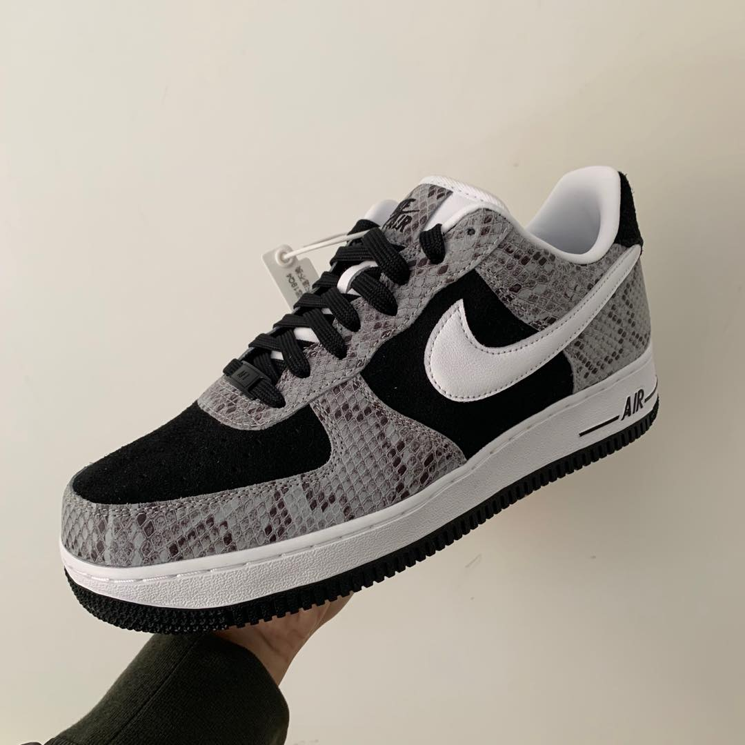 air force 182年诞生耐克里面的元老级别人物粉丝:the chosen one