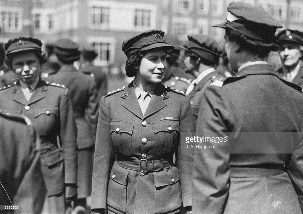 伊丽莎白二世|英联邦_新浪新闻