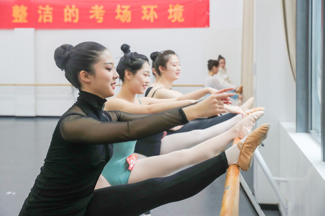 图为：2019年浙江音乐学院“艺考”现场。（周佳丽 供图）