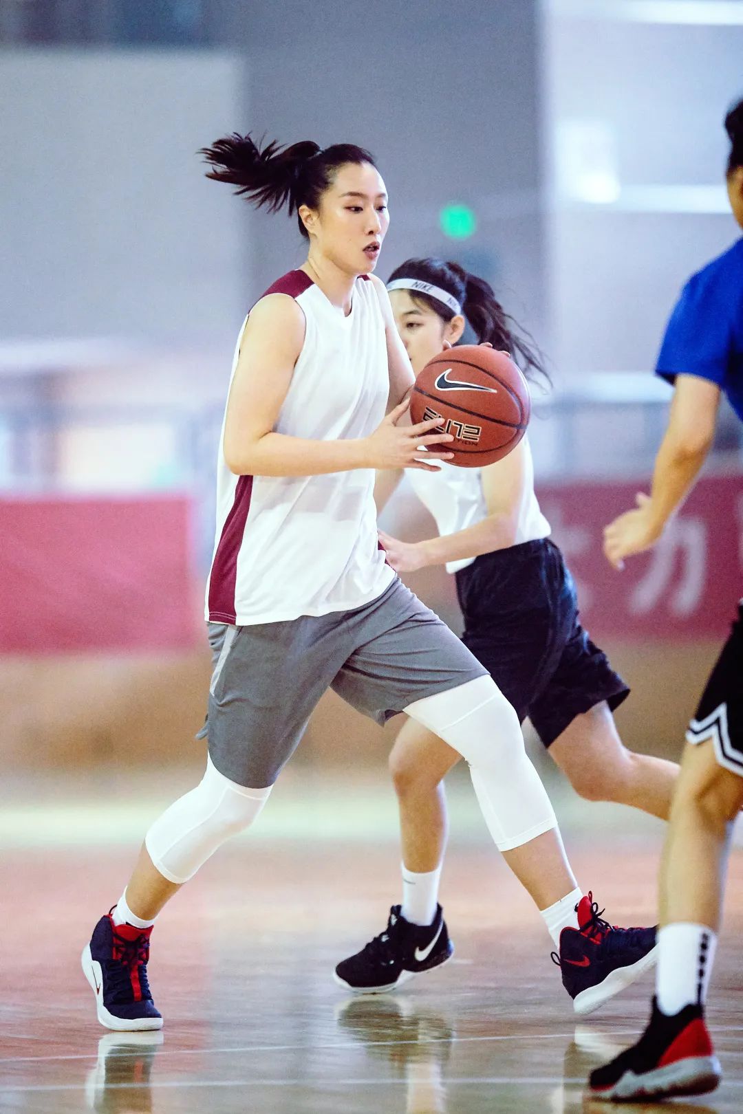 邵婷不止是球场小陀螺