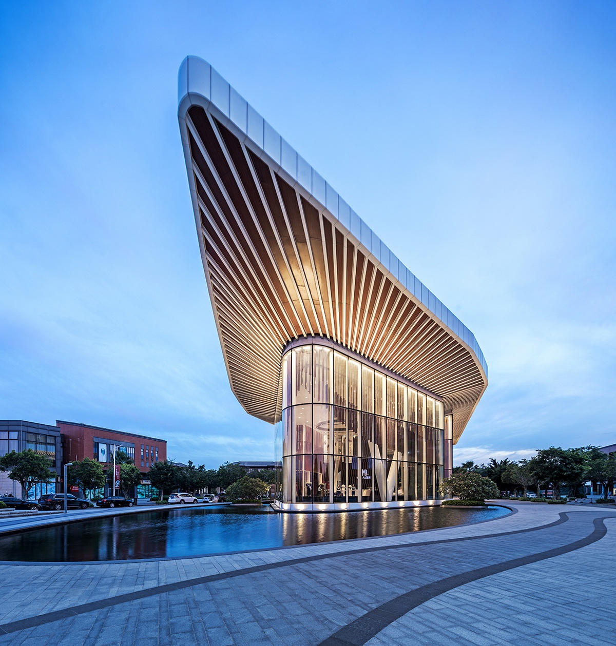 漂浮的船茂名保利大都会城市展示中心柏涛设计