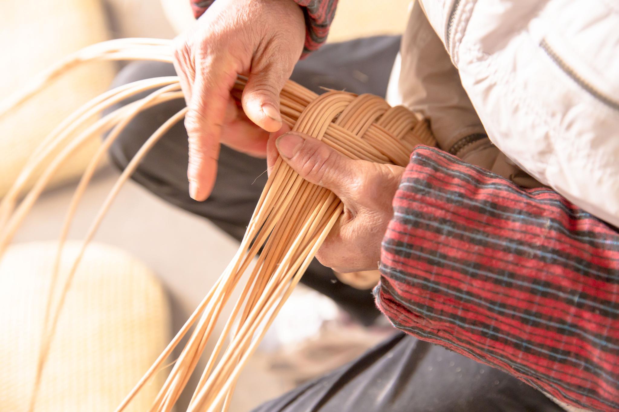 正文  近年来,江苏省海安市南莫镇唐庄村大力发展生态藤编加工产业