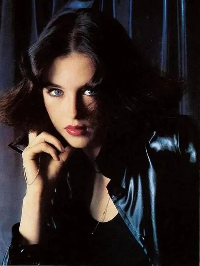 曾演禁片五夺影后未婚生子法国第一美女阿佳妮性感叛逆