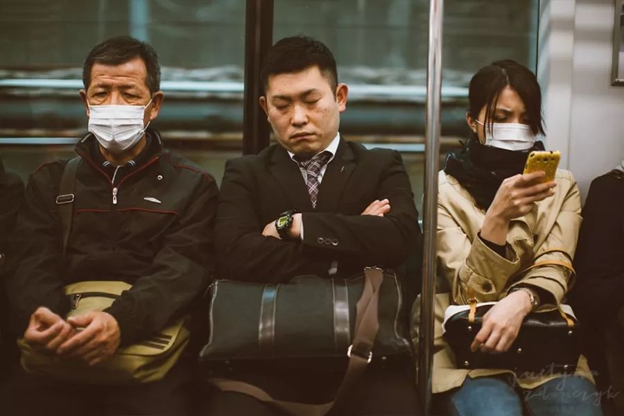 90后空巢青年我不介意孤独总比一生平庸舒服