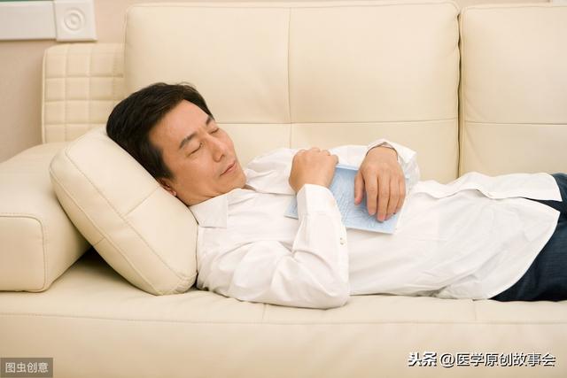 寿命短的男人,睡觉时会有五个信号,超过两个以上,提示该体检了