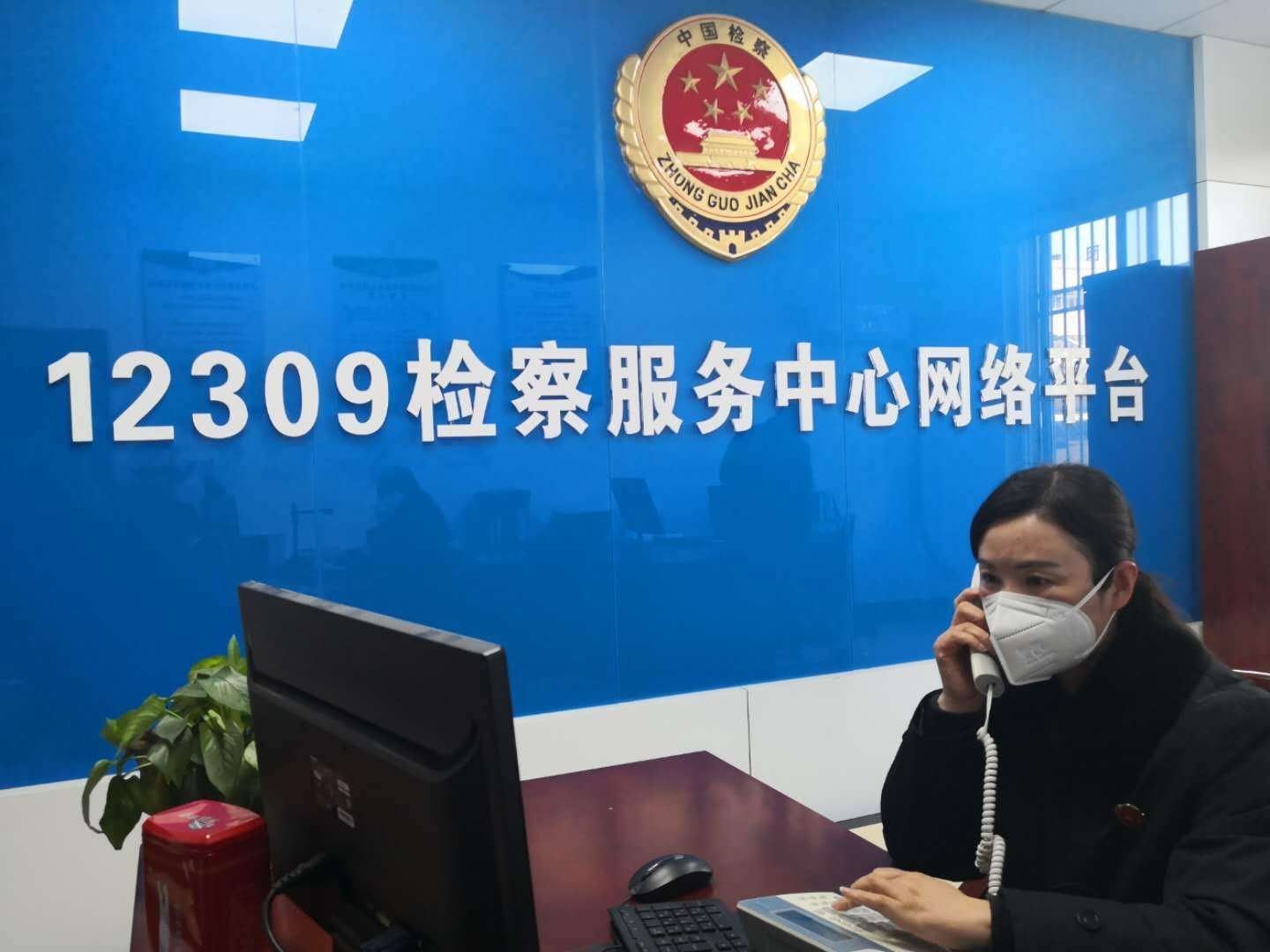 安徽一家环卫刷生产企业夜里偷偷造口罩,市民实名举报后被迅速查处