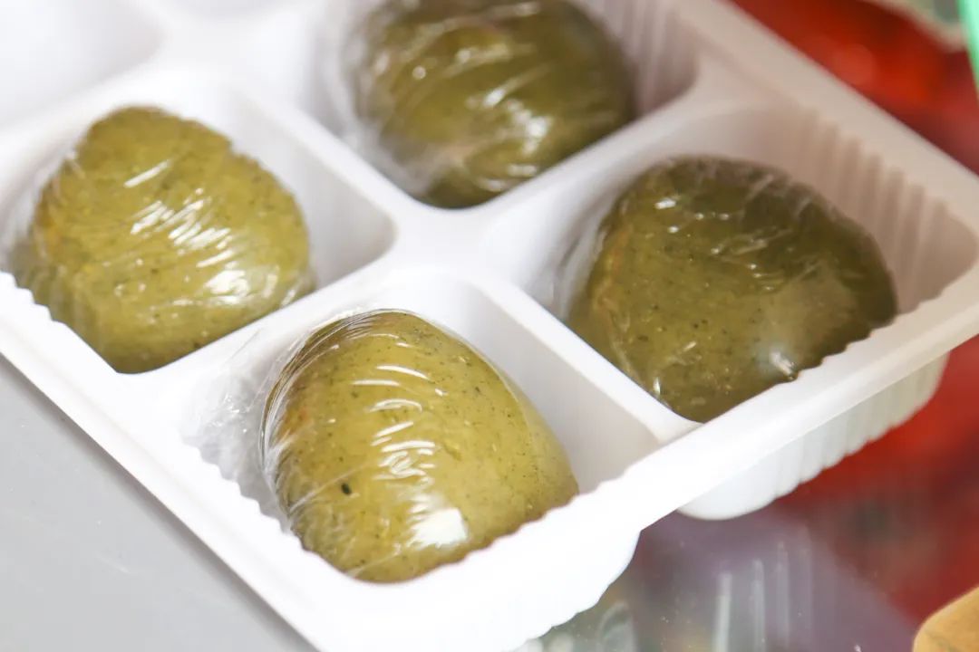 当你遇上韩岭老街:灰汁团,烤菜年糕,炸豆干……地道宁波美食这里都有!
