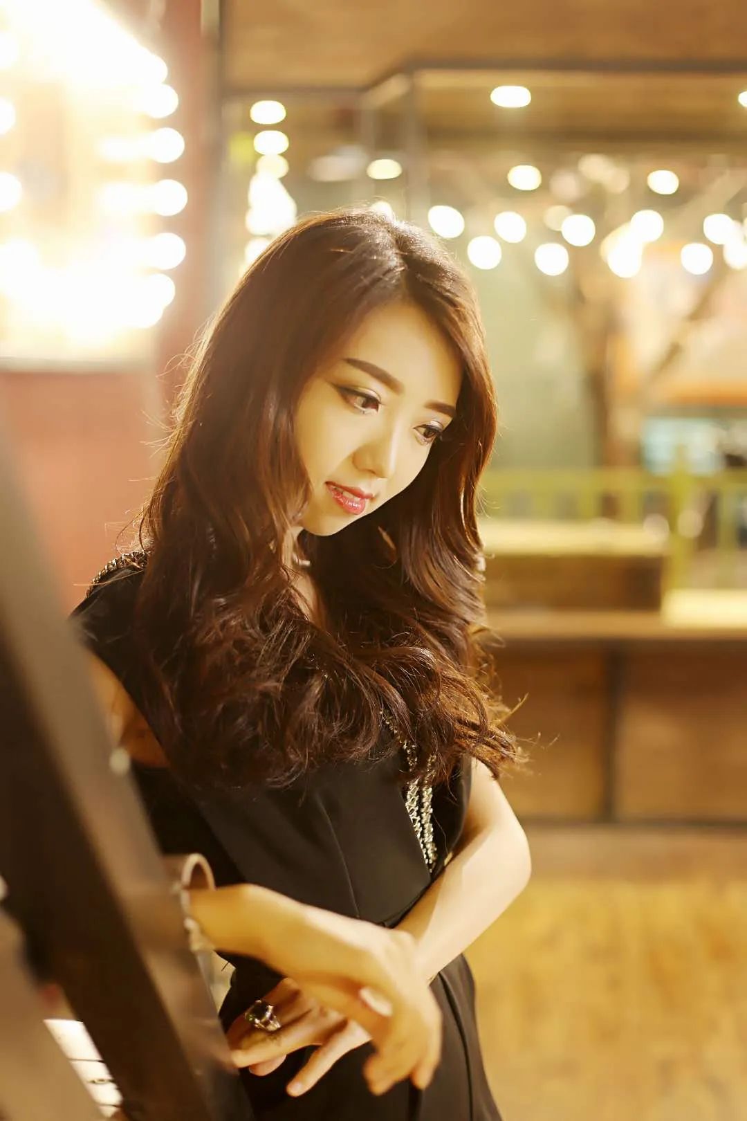 沐晨,喜欢美食,还喜欢研究烹饪美食!