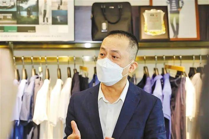 深圳时装周 | 梵思诺:为客户开通直播订货