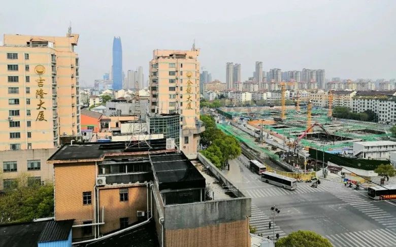 如今的三角塔时代在变迁三角塔也在不断刷新面貌这个昆山曾经最繁华的