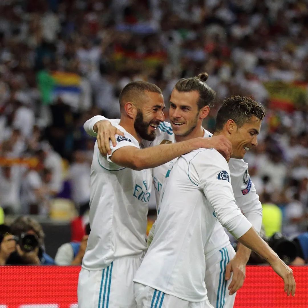 本泽马晒照怀恋昔日皇马bbc组合:传奇