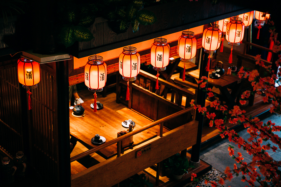 主打年轻女性的新酒饮繁醉花亭从线下小酒馆切入花果酒市场