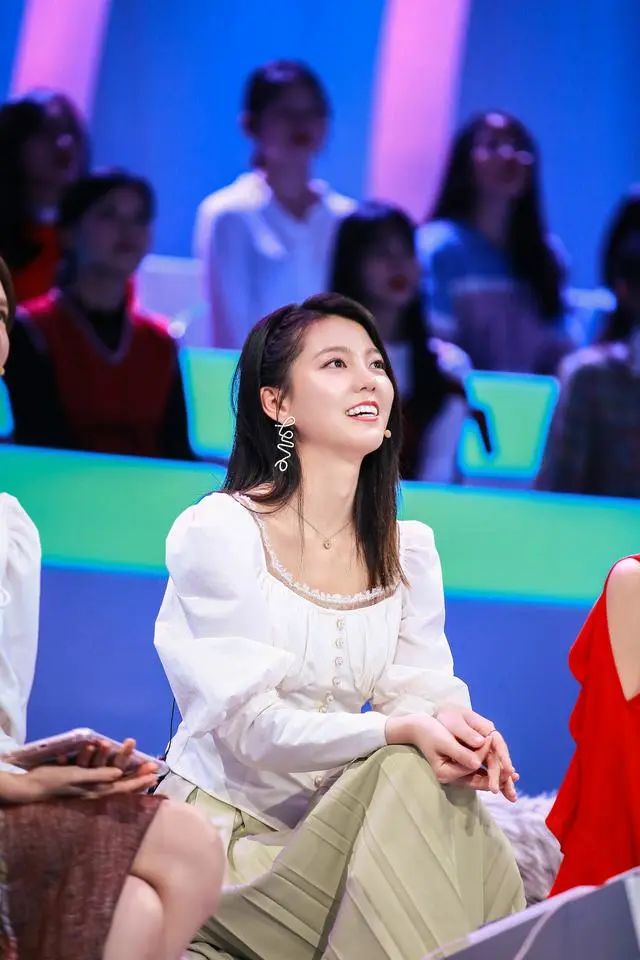 《一键倾心》今晚22:00首播 开启首档原创情感类跨屏节目社交奇遇