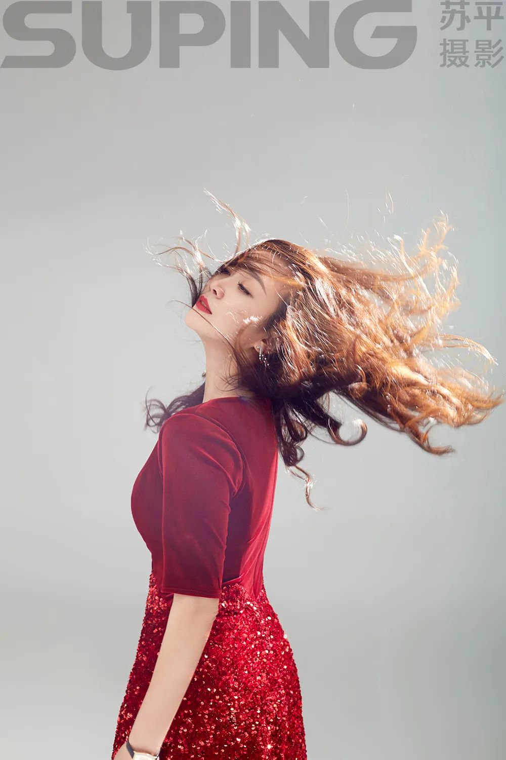 陈姿:福建东南卫视主持人,福建省播音主持协会副秘书长,知名原创歌手.