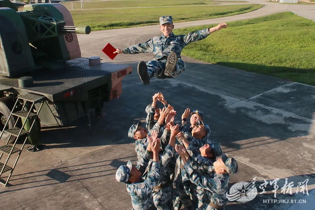 今天我成為一名真正的空軍地空導彈兵