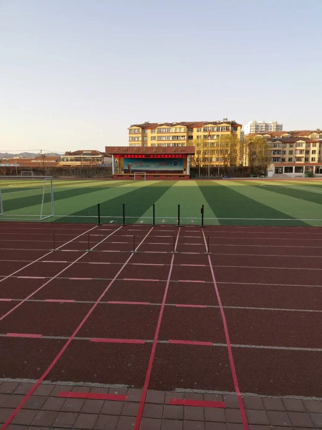 13日,记者来到秦皇岛市第五中学,市第一中学进行采访