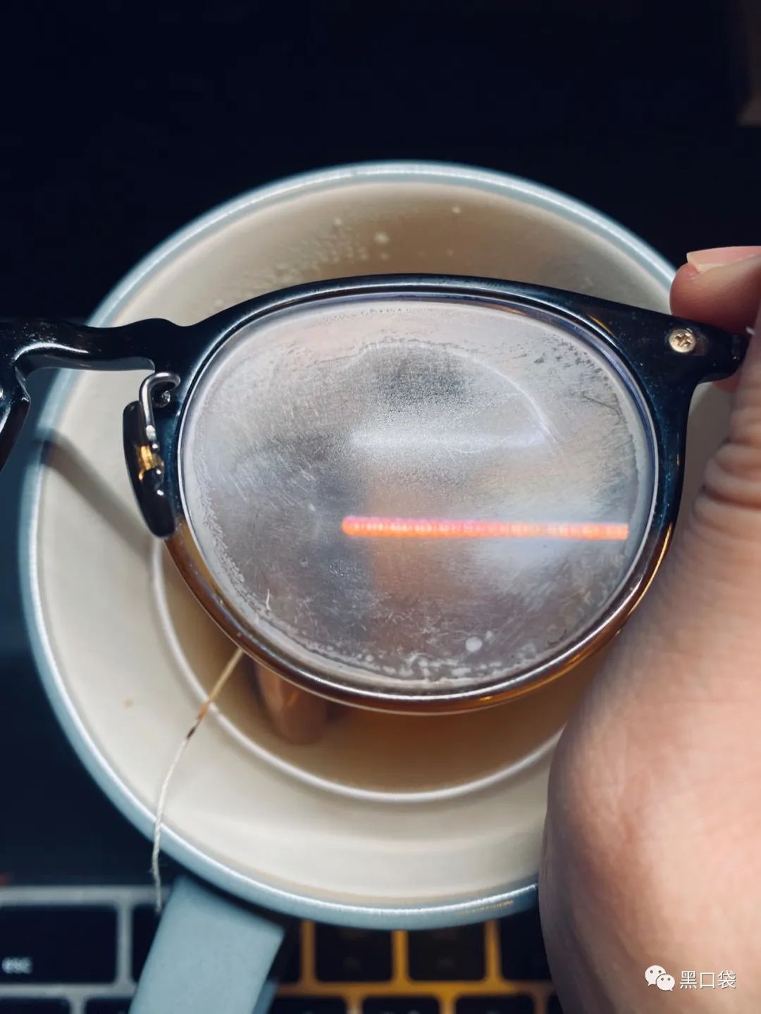 老黑亲测:一块防止眼镜起雾的布