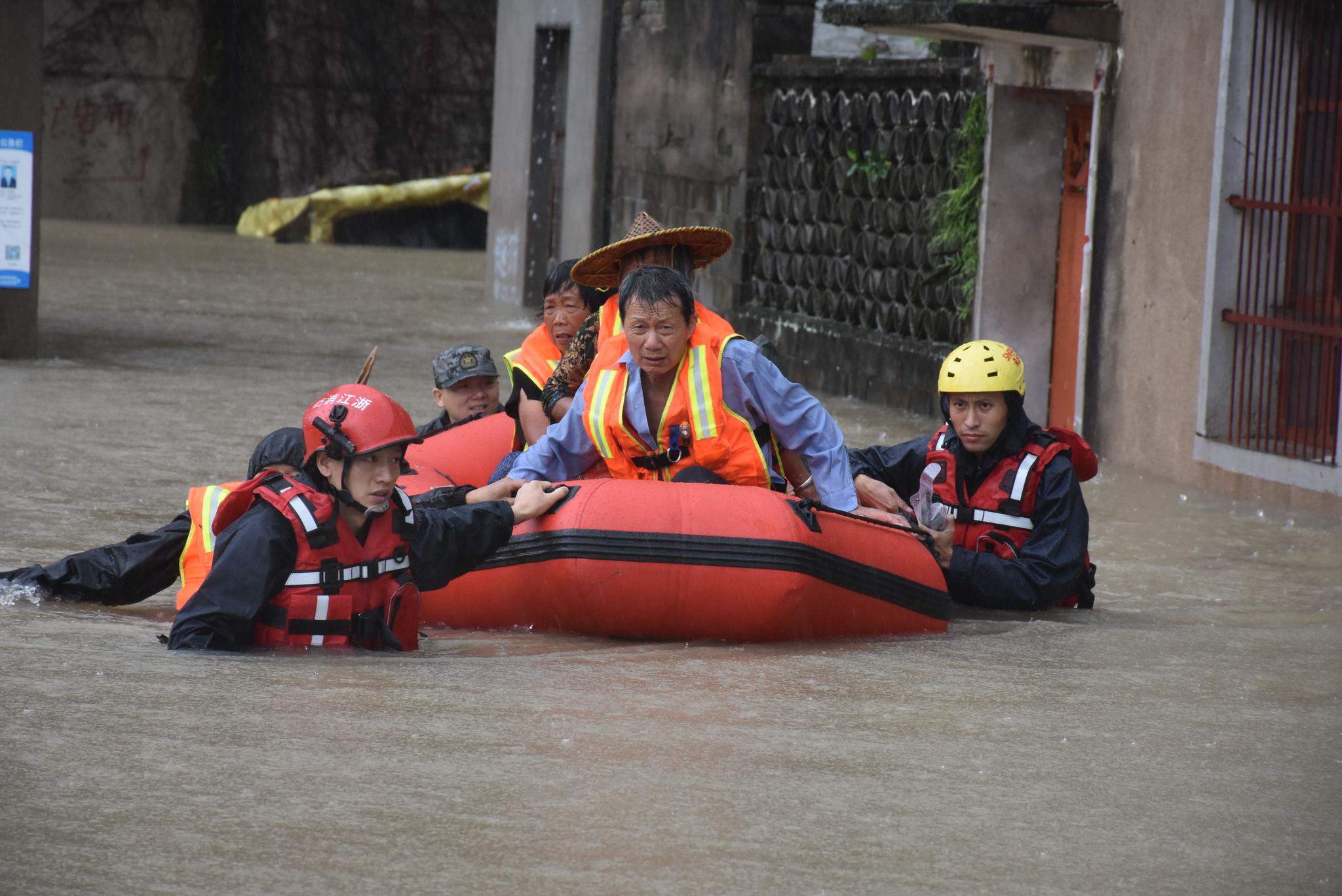  2019年超强台风“利奇马”救援。