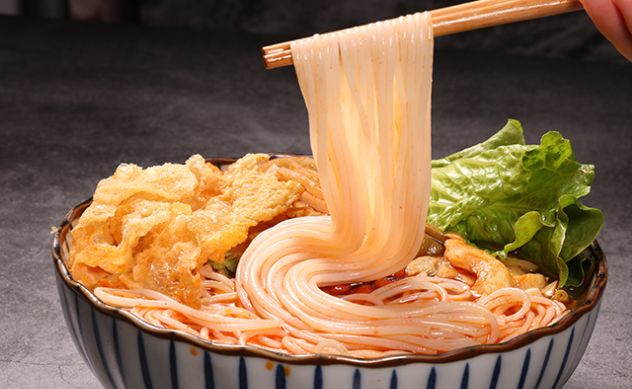 好物丨《舌尖》总导演排队都要吃的螺蛳粉,太香太诱人!