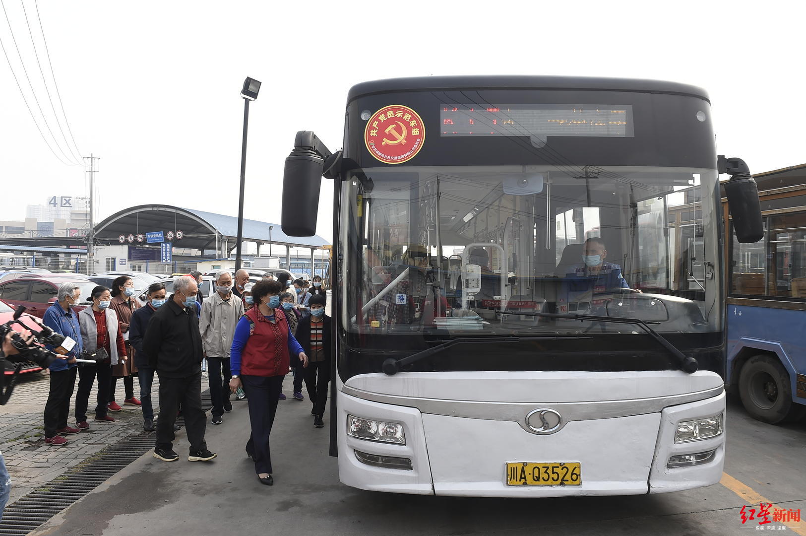 成都快速公交k17线试运营!途经3座高架,13座brt站点可同台换乘