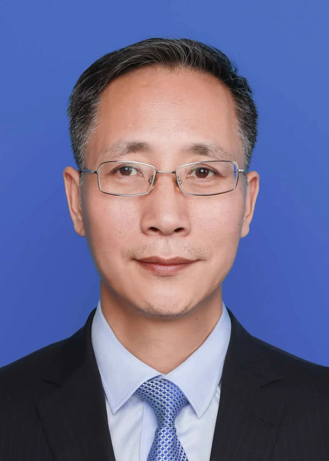 记者获悉,王雄同志任鹰潭市委委员,常委(挂职两年). 王 雄 简 历