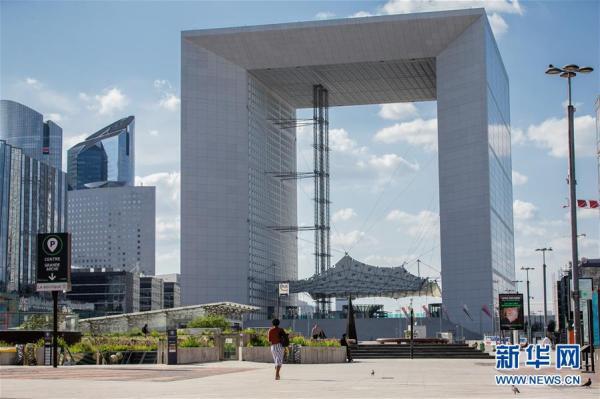 疫情下的巴黎cbd拉德芳斯商务区