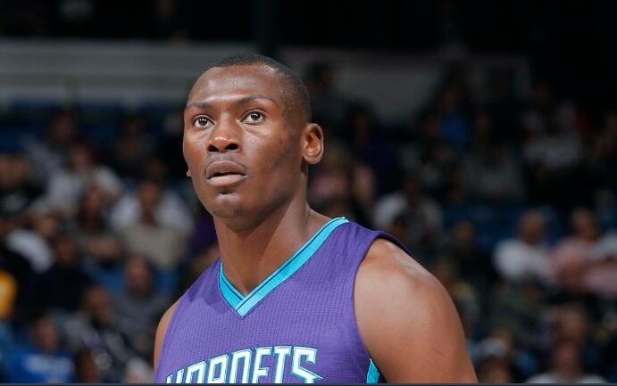 黄蜂中锋俾斯麦-比永博的基金将捐赠100万美元用于帮助祖国刚果亏击