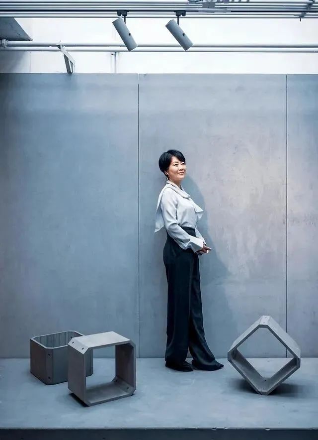 她是免费为李星星辩护的公益律师,曾为12万名妇女点亮星光|郭建梅