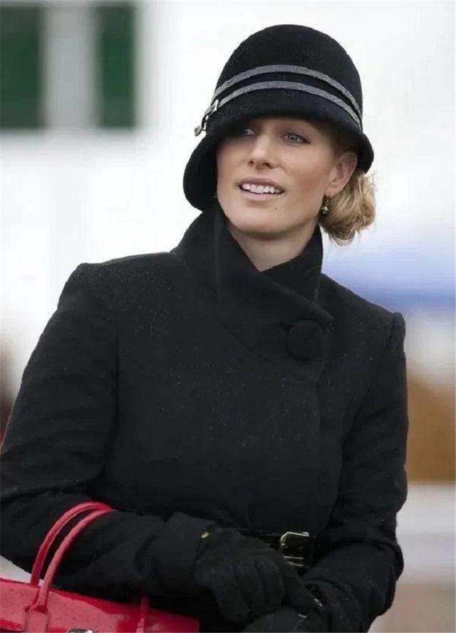 英国女王外孙女扎拉,随性洒脱像"女汉子",还偏爱穿黑色衣服