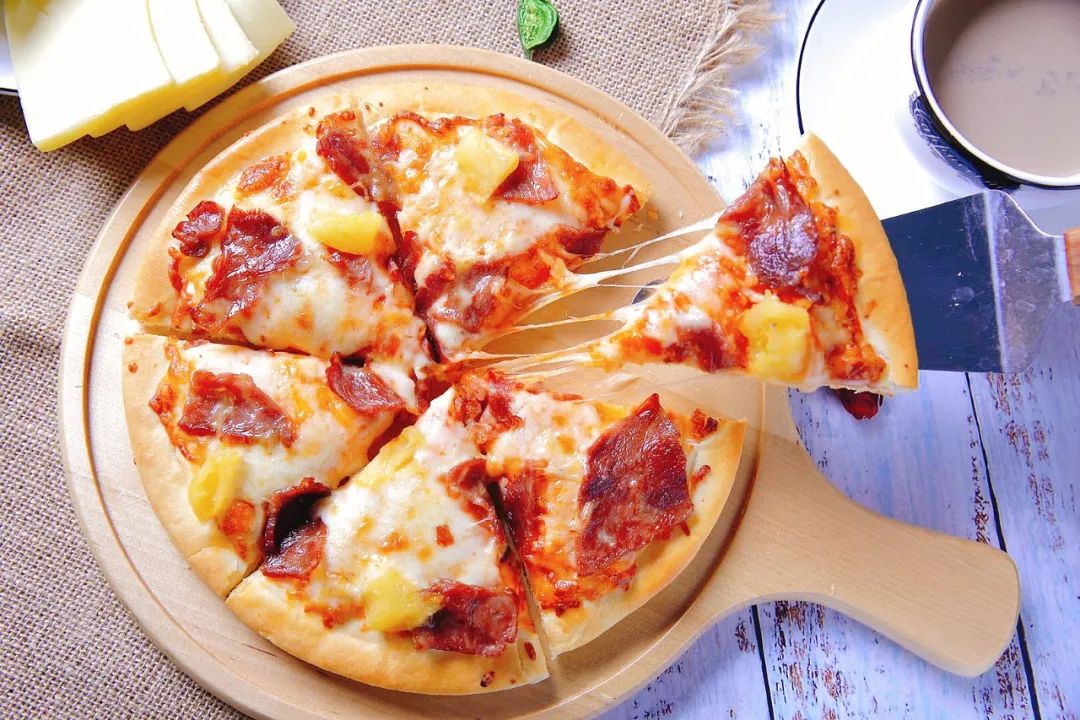 满足肉食动物的口味想要披萨获得最佳口感烤