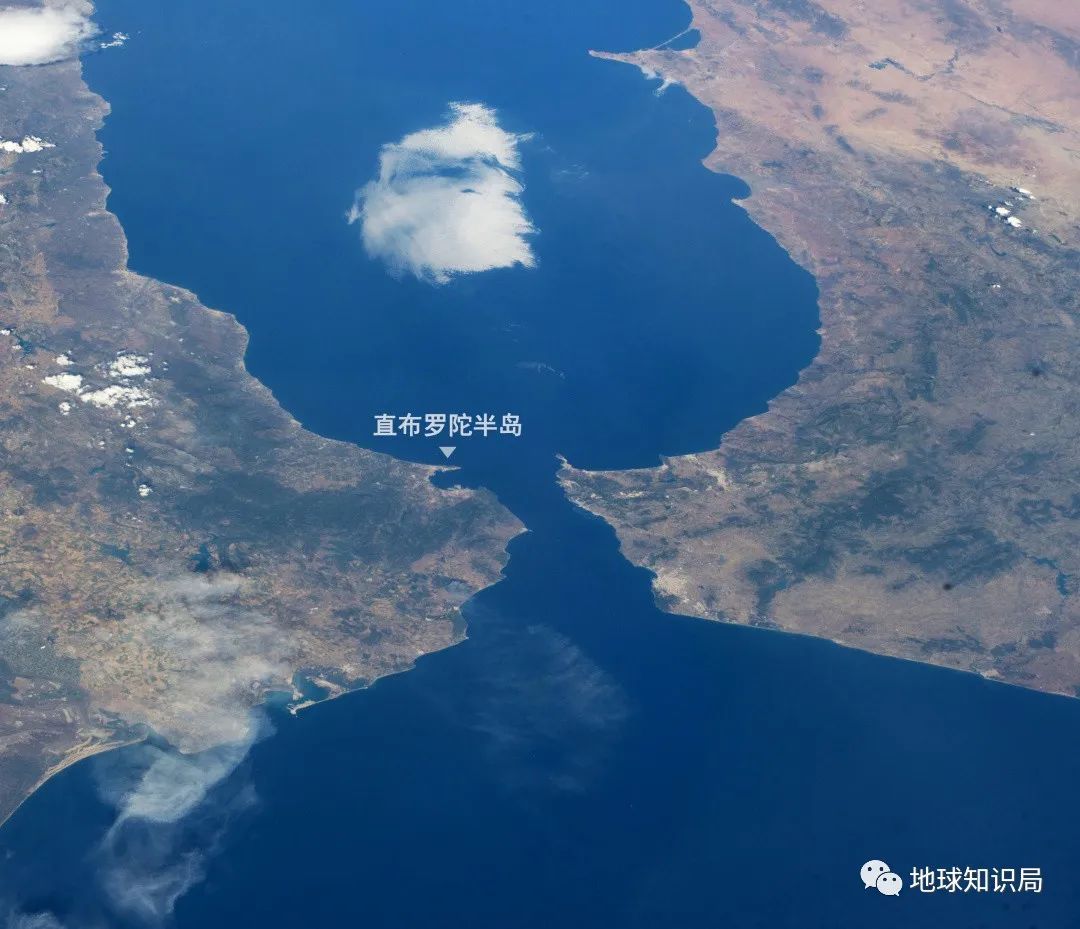 的很小一部分现在直布罗陀海峡南北角休伦港和马罗基角都归属于西班牙