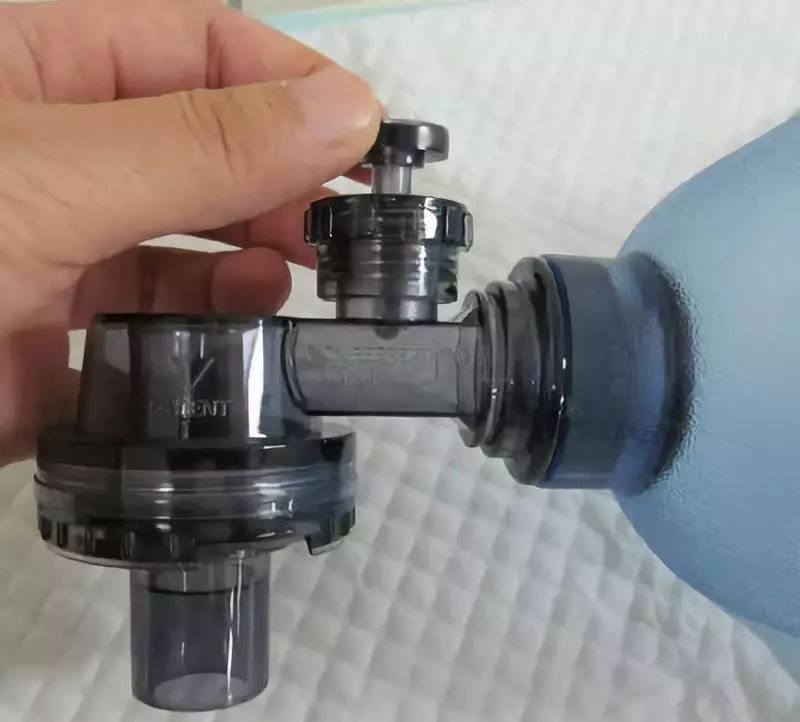简易呼吸气囊到底如何使用?视频介绍的超详细