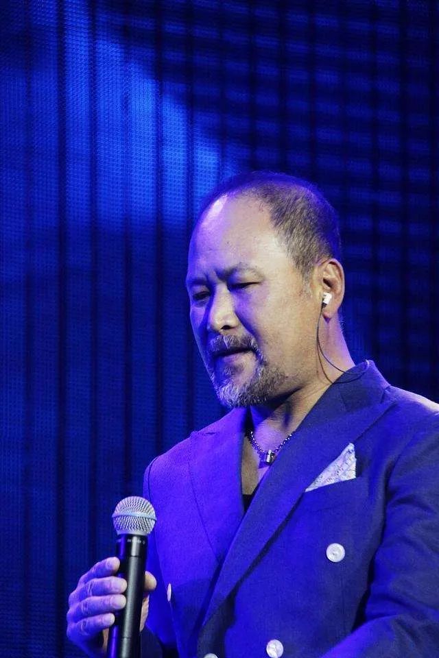 30多年前唱尽古典情歌的韩流第一人他说自己是60的好男人