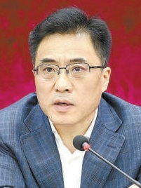 全国人大代表,重庆市大足区委书记 于会文党的十九届四中全会提出,要