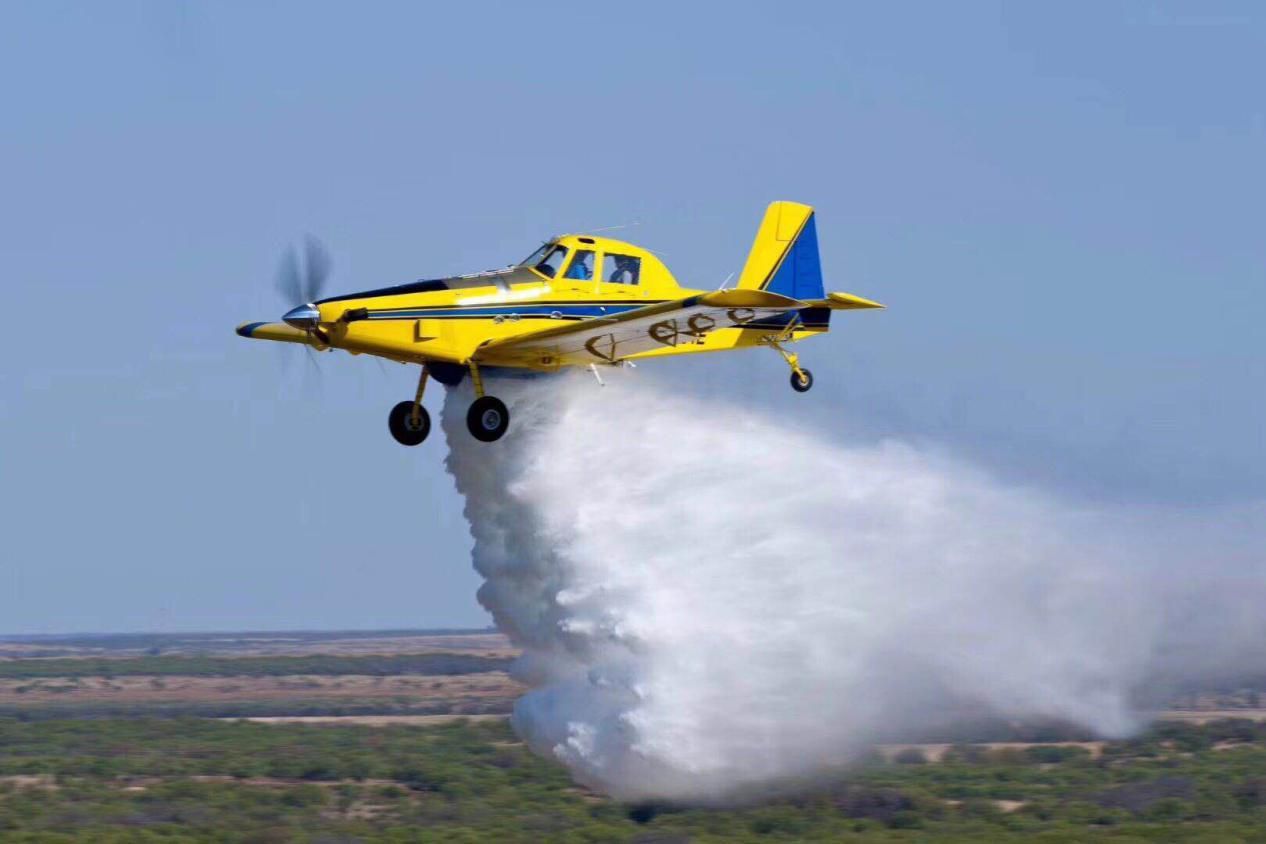 固定翼灭火飞机抛洒灭火药剂