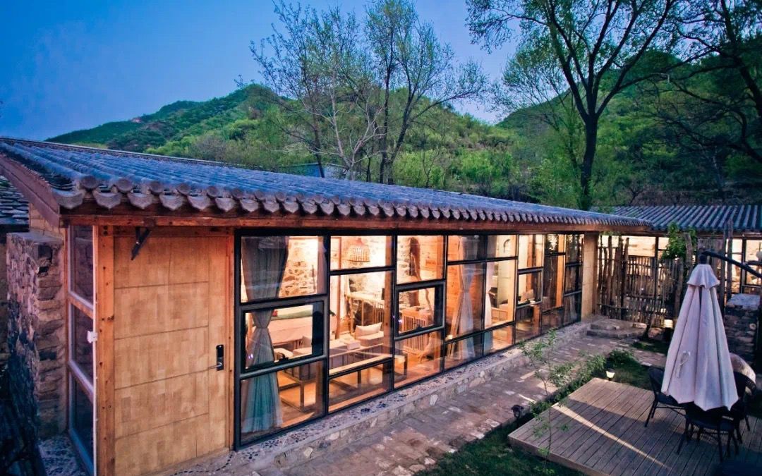 位于延庆石峡村的这间民宿,此前一直是北京热门民宿之一,每到节假日