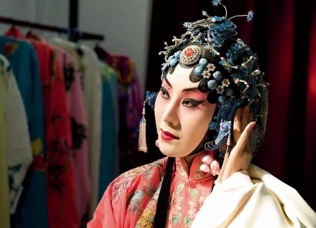 有人比她漂亮有人比她出名为什么只有张火丁被称为梨园第一人