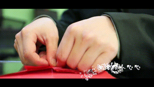 女兵暖心手语舞致敬武汉抗疫英雄战友听我说谢谢你